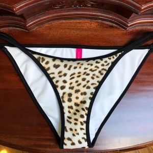 SOLD❗️Victoria’s Secret Bikini Bottoms